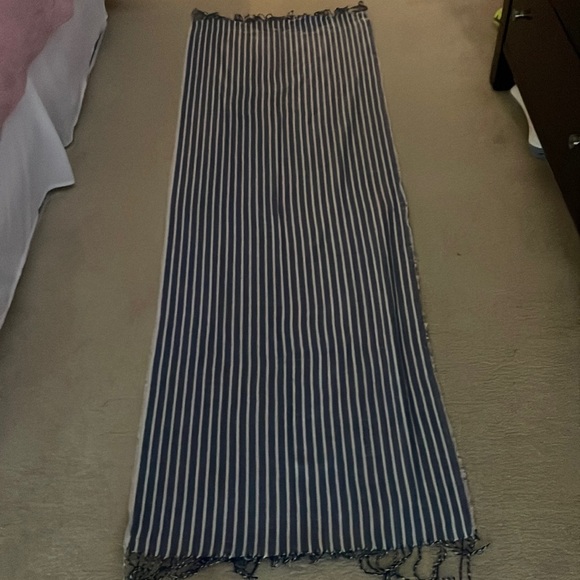 Like NEW Banana Republic Striped Scarf - Picture 2 of 4